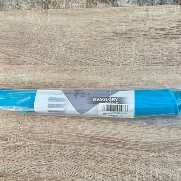 Pet Feeding Mat Turquoise Whale shape For Dogs or Cats…Size Large - Picture 6 of 7